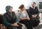 AK Kadınlar Akhisarlı Lösemi Hastası Duygu’yu Yalnız Bırakmadı