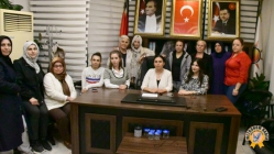 AK Parti Kadın Kolları, CHP Kadın Kolları Başkanının Yanında Olduğunu Açıkladı