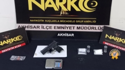 Akhisar’da Durdurulan 2 Araçta Uyuşturucu Madde Bulundu