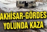 Akhisar-Gördes Yolunda İşçi Taşıyan Minibüs Yoldan Çıktı; 5 Yaralı