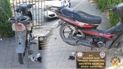 Akhisar İlçe Emniyet Müdürlüğü Devriye Ekipleri Çalıntı Motosikleti Yakaladı