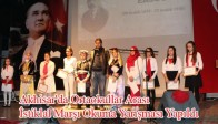 Akhisar'da Ortaokullar Arası İstiklal Marşı Okuma Yarışması Yapıldı