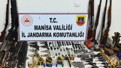 Akhisar'da Silah Ticareti Şoku: Evden Çıkanlar Herkesi Şaşırttı