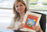 Akhisarlı Yazar Reyhan Özçiftçi Okul Öncesi Öğrencilere Hitap Eden Kitabını Tanıttı