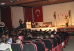 AKSAD’tan Türkülü Şiirli Muhteşem Gece