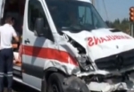 Ambulans, Traktöre Çarptı 1 Ölü