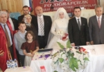 Başbakan Yardımcısı Arınç Akhisar'da Nikah Şahidi Oldu