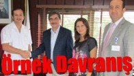 Berberler ve Kuaförler Odasından Örnek Davranış