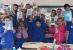 CHP Akhisar Gençlik Kollarından Sindelli İlköğretim Okuluna Kitap ve Kırtasiye Bağışı