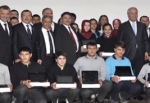 Fatih Projesi Olan Tabletler Törenle Dağıtıldı