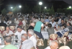 Hayırsever İş Adamından İftar Yemeği