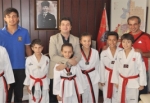Minik Sporcular Emniyet Müdürü Turhan’ı Ziyaret Etti