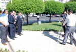 Türkiye İş Bankası 88. Yılında Atatürk Anıtına Çelenk Koydu