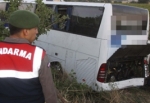 Yolcu Otobüsü Tahliye Kanalına Yuvarlandı: 46 Yaralı