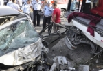 Zeytinliova Yolu Üzerinde Esrarengiz Kaza 1 Ölü 18 Yaralı
