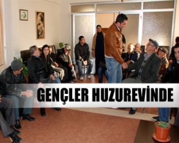 Üniversiteli Gençler Huzurevinde !