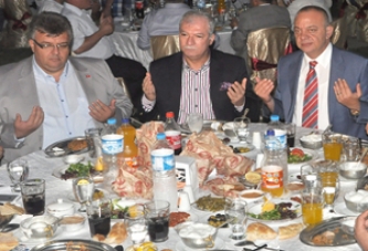 Veteriner Hekim Doğan Ensivri’erden İftar Yemeği