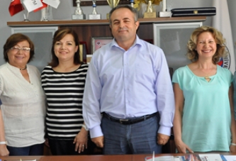 Yardım Sevenler Derneği’nden Akhisar üniversitesine bağış
