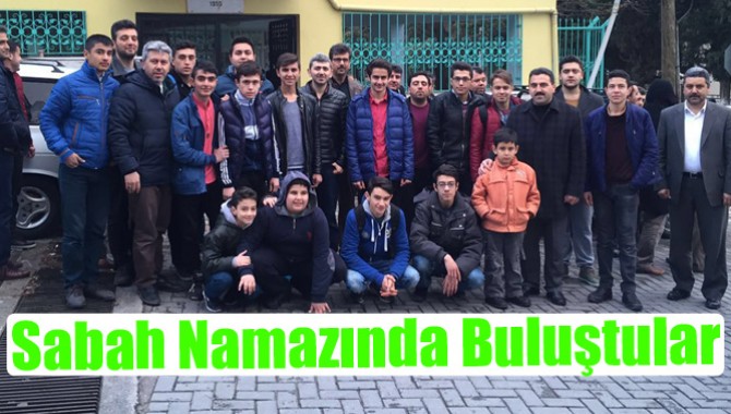 Yıldız Camii’nde Sabah Namazında Buluştular